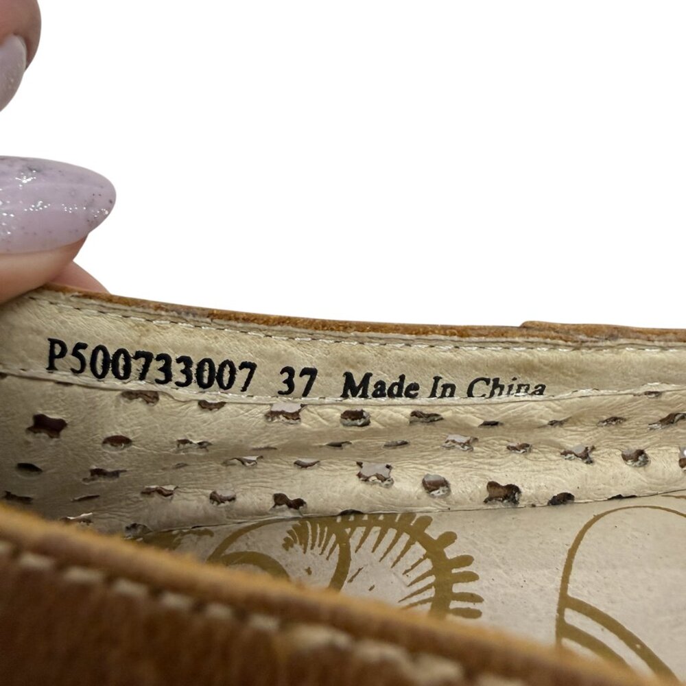 Fly London Yobe gold perforated leather wedge pumps Women's Size 37 / 7 - Picture 8 of 9
